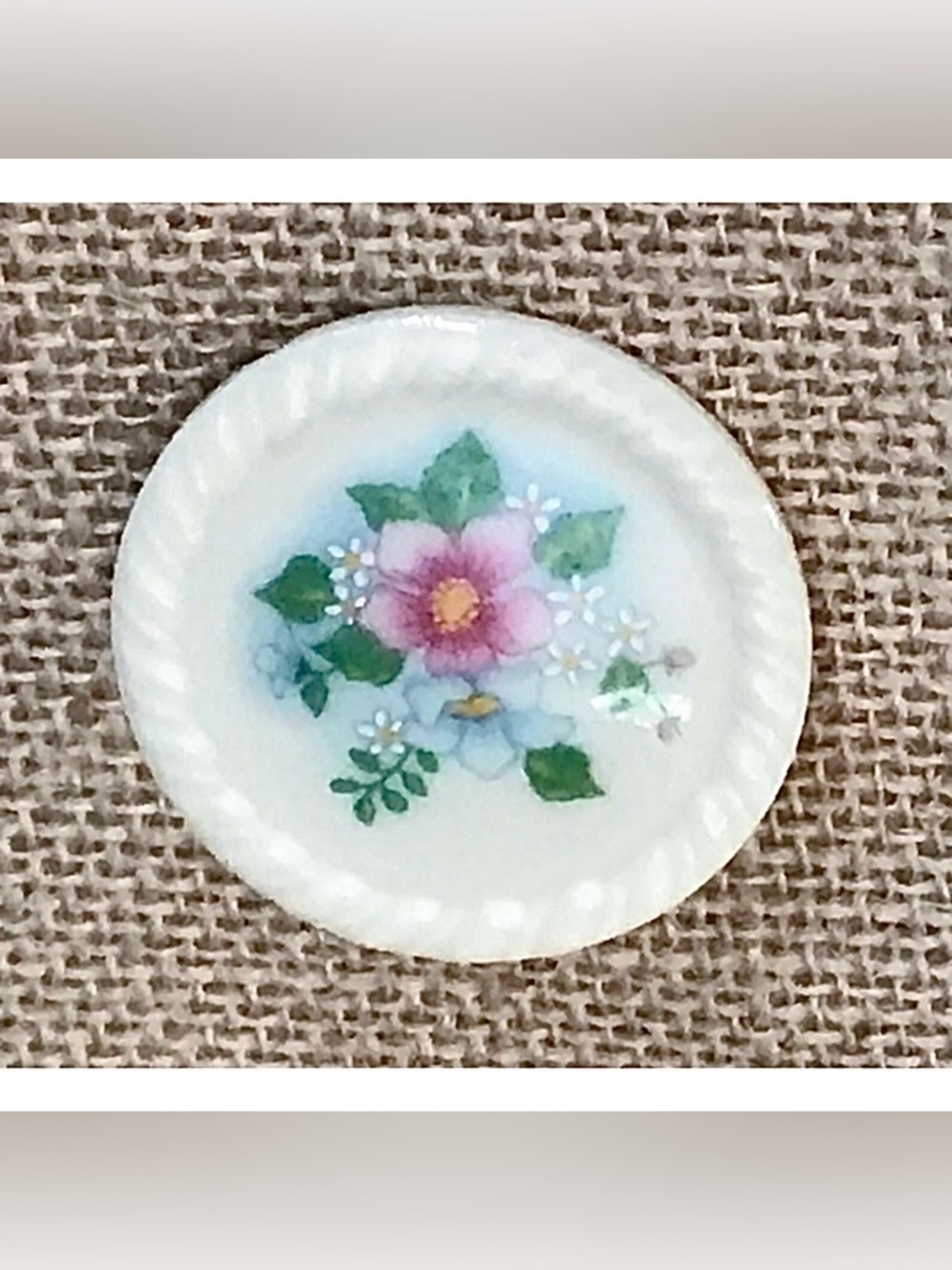 Vintage Avon Round Floral Porcelain Brooch Pin Grandmacore Granny Retro Feminine